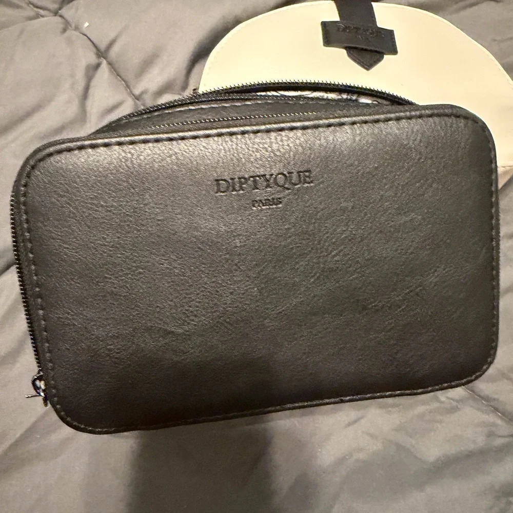 Diptyque Two-Piece Black and Cream Leather Cosmetic/Travel Pouches. Empty. NEW - Picture 2 of 3